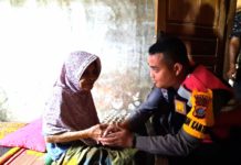 Lagi, Polres Madina Santuni Nenek Jompo Usia105 Tahun