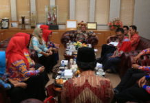 Guru Honor Non Kategori Silaturahmi Ke Nanang Untuk Perjuangkan Diangkat PNS