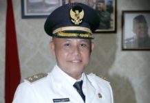 Plt Bupati Lamsel Bantu Sembako Warga Jati Agung Isolasi Mandiri