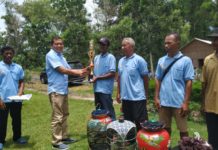 Hipni Hadiri Lomba Perkutut Lokal