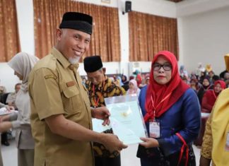 Wako Mahyeldi Serahkan Sertifikat Tanah Program PTSL Kepada Seribu Masyarakat Korong Gadang