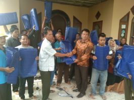 Pastikan Maju Balon Wakil Bupati Lamsel, Aribun Sayunis Ajarkan Warga Budidaya Ikan Sistim Bioflog