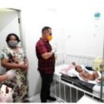 Plt Bupati Lamsel Jenguk Balita Menderita Auto Imun Di RS Advent Balam