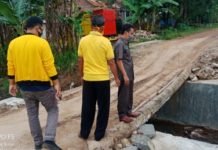 Reses, Agus Sutanto Bersama Warga Tinjau Jembatan Mangkrak