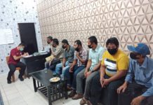 PERTANYAKAN PROSES HUKUM VCS YANG MENYERET KADESNYA PERWAKILAN DUSUN DESA TELUK DALEM AUDIENSI KE POLRES LAMPUNG TIMUR