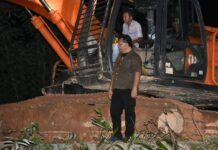 Satu malam, Bupati Madina Perbaiki Dua Jembatan Rusak