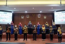 HKN KE 56 MENKES BERIKAN PENGHARGAAN