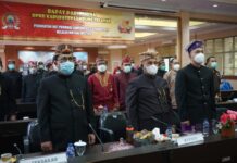 HUT LAMPUNG Ke 57, DPRD LAMSEL GELAR RAPAT PARIPURNA