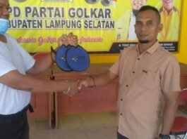 Suport Olahraga, Wakil Ketua AMPG Lamsel Hibahkan Dua Bet Tenis Meja