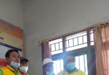 BAKTI SOSIAL, TIGA DEWAN LAMSEL BANTU 53 KK KORBAN PUTING BELIUNG