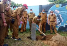Pasang Batas Beton, Pemilik Pantai Ngaku Beli Dari Orang Jakarta