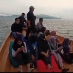 Relawan Vaksinator Bhayangkari Polres Lamsel, Berikan Pelayanan di Pulau Sebesi