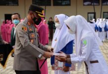 Kapolres Lamsel Berikan Penghargaan Kepada Relawan Kesehatan Bhayangkari, Dokter dan Nakes