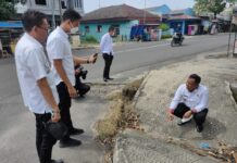 Trotoar Jalan Rusak Samping Hotel Beringin Kalianda Jadi Perhatian Serius Pemkan Lamsel Untuk Diperbaiki