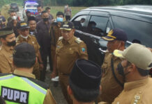 Bupati Lamsel Nanang Ermanto Tinjau Kondisi Jalan Penghubung Antar Desa Mekar Sari dan Lembung Sari