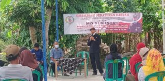 Giliran Anggota DPRD Lamsel Made Sukintre Sosialisasi Perda Sampah