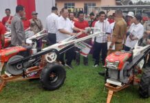 Lagi, Sudin, SE Berikan Bantuan Alsintan Untuk Kelompok Tani di Lampung Selatan