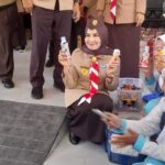 Usai Buka Temu Sahabat Saka Bakti Husada, Bunda Win Borong Barang Pedagang Asongan