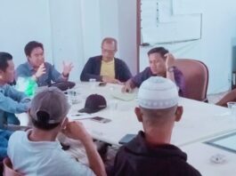 Ratusan Warga Desa Merak Belantung Kalianda Demo PT KLTD Tuntut Kejelasan Tanah, Kuasa Hukum Jonizar AR dan Rekan Jamin Persoalan Warga Akan Diselesaikan Dengan Tuntas