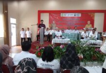 305 THLS Dinkes Lamsel Terima SK Perpanjangan Kontrak