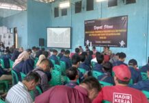 Kejar Target PPK Kalianda Membagi Dua Kelompok Hitung Suara, Kapolsek Terjun Langsung Berjaga jaga Hingga Akhir Pleno