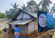 *Dukung Pengentasan Kemiskinan Ekstrem, ASDP Berikan Bantuan Bedah Rumah di Lampung Selatan*