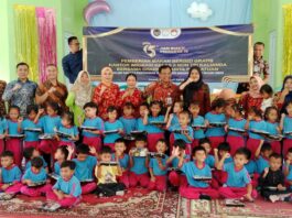 HUT ke 75, Kantor Imigrasi Kelas II Non TPI Kalianda Berikan Makan Bergizi Gratis 75 Kotak Untuk Siswa TK Pembina Way Urang