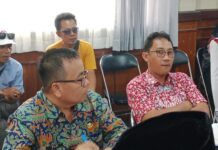 Didesak Soal Tumpukan Sampah Pasar Impres Kalianda, Kadis DLH Tak Segera Merespon