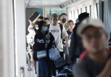 _157.372 orang dan 36.061 Kendaraan tinggalkan Jawa menuju Sumatera_ *Volume Kendaraan Pemudik Mulai Meningkat, ASDP Imbau Pengguna Jasa Atur Perjalanan Secara Cermat*