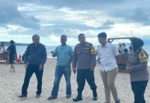 Polisi Pantau Keamanan di Wisata di Pesisir Pantai Kalianda