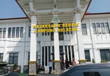 Polda Limpahkan Dua Tersangka “Ijazah Palsu” Ke Kejari Kalianda, Dr. Jainuri SH MH Ingin Semua Yang Terlibat Diproses Hukum Agar Tuntas