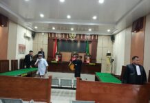 Sidang Perkara Ijazah Palsu DPRD Lamsel, Hakim Tolak Eksepsi Penasihat Hukum, Nanang Ermanto & Merik Havit akan dihadirkan di Persidangan.