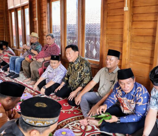 *Wabup Pesibar Hadiri Anjau Silau Keluarga Kartadilaga dan Peresmian Masjid Jami’ At-Tanwir*