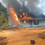 Tangis sedih pemilik rumah yang terbakar di Desa Bandar Agung.