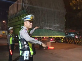 *Polisi Kawal Pemudik Motor dari Bakauheni Menuju Bandar Lampung