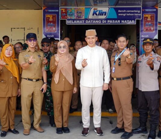 *Blusukan ke Pasar Natar, Bupati Egi Cek Harga Sembako Jelang Lebaran, Pedagang: Masih Stabil*