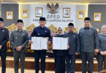 DPRD Kabupaten Lampung Selatan menggelar Rapat Paripurna dengan formasi lengkap di ruang sidang utama DPRD