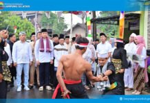 Hujan Tak Surutkan Semangat Warga, Bupati Radityo Egi Hadir Menguatkan Tradisi Sedekah Bumi yang Mengakar 206 Tahun