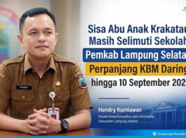 Sisa Abu Anak Krakatau Masih Selimuti Sekolah, KBM Daring Lampung Selatan Diperpanjang hingga 10 September