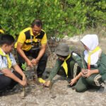 Green Policing di Batu Perahu Krakatoa, Ajak Masyarakat Peduli Lingkungan*