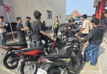 *Dipergoki Warga, Balap Liar di Depan GOR Way Handak Dibubarkan Polisi, 8 Motor Diamankan*